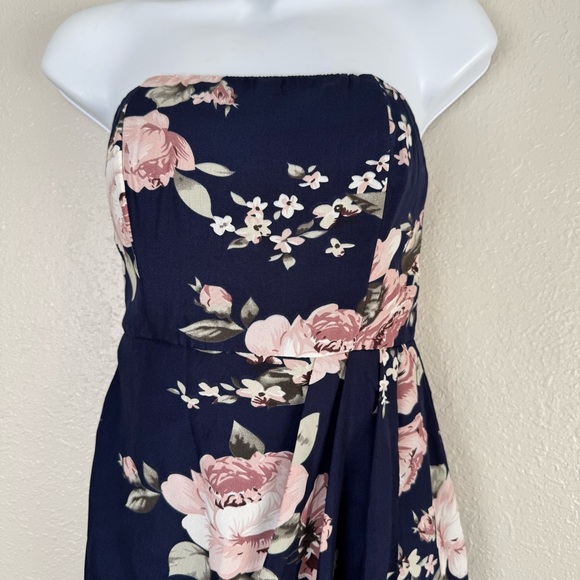 Showpo Take it from the top strapless navy floral maxi dress 4 - Picture 4 of 10